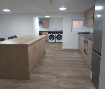 1 bedroom in a house share to rent - Photo 4