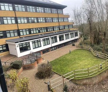 London Road, Staines-upon-thames, TW18 - Photo 5