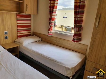 2 bed Park Home in Park Road , Birchington, CT7 0BL - Photo 3