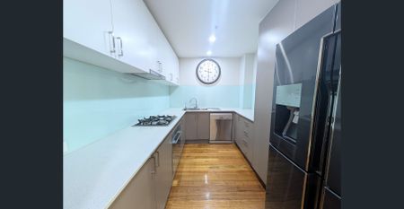 Two bedroom apartment, includes refrigerator - Photo 4