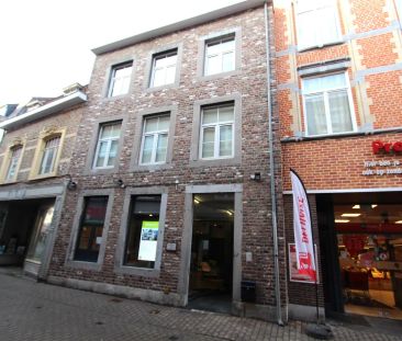 GELIJKVLOERS APPARTEMENT IN HET CENTRUM - Photo 4