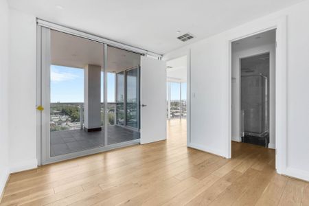 Superb City Living with Panoramic Views - Photo 2