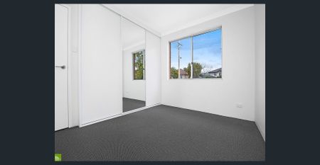 Modern, Ground Floor Unit in West Wollongong - Photo 2