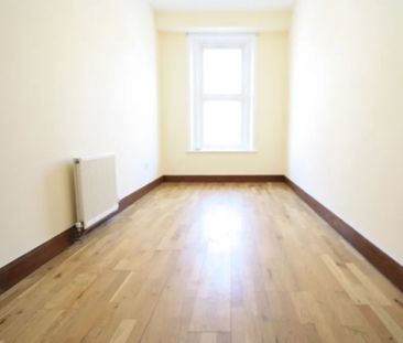 2 Bed Flat, North End Road, SW6 - Photo 4