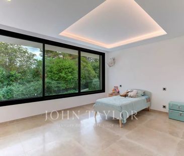 Maison à louer Valbonne, Cote d'Azur, France16 500 EUR / Mois - Photo 2