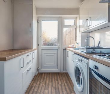 3 bedroom semi-detached house to rent - Photo 4