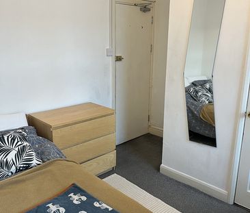Room in a Shared House, Carmelite Road, CV1 - Photo 4