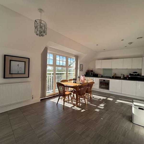 Bunns Lane, Mill Hill, NW7 - Photo 1