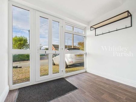 St Michaels Road, Long Stratton, NR15 - Photo 2