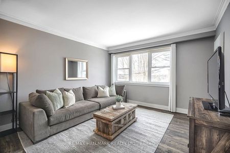 For Lease - 6 Thirty First Street Unit# UPPER, Toronto, Ontario - Photo 3