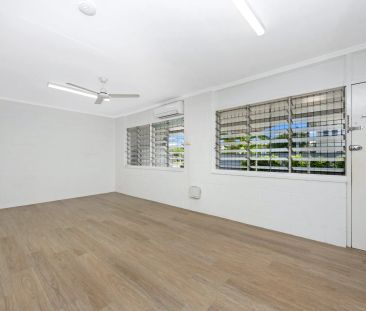 1/8 Primrose Street, North Ward. - Photo 5