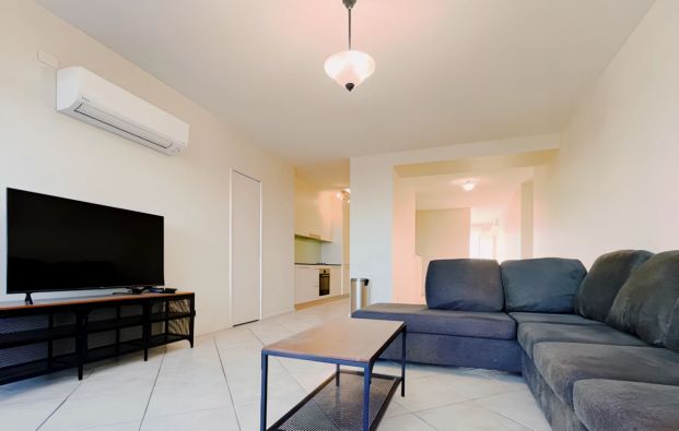 4 bed 2 bath-single room - Photo 1