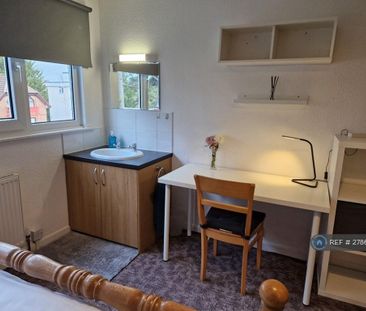 1 bedroom in a house share to rent - Photo 3