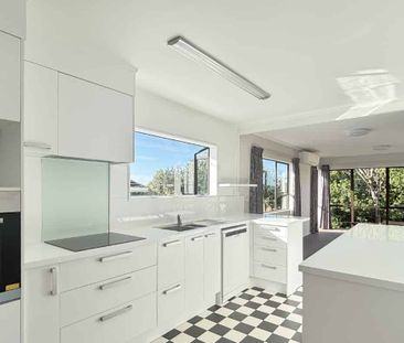 Modern, Light-Filled Living in Parahaki - Photo 2