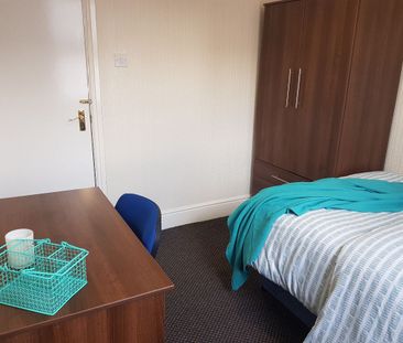 Saxony Road, Liverpool. - Photo 6