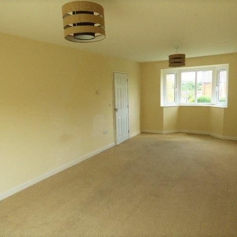 4 bedroom detached house to rent - Photo 1