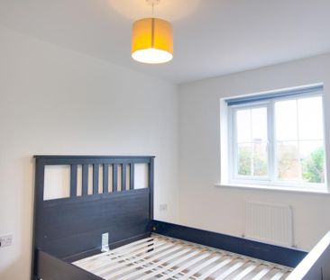 3 bedroom terraced house to rent - Photo 3