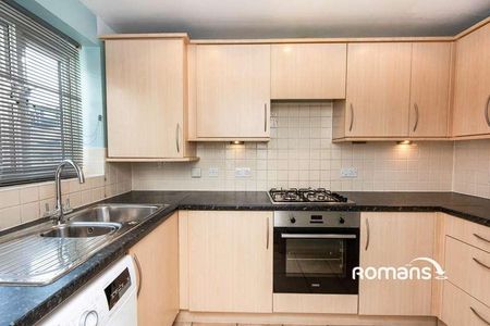 Wiltshire Crescent, Basingstoke, Hampshire, RG22 - Photo 3