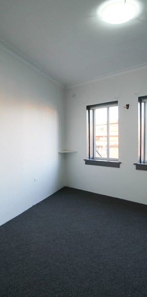 Studio with 1 bedroom & 1 bathroom - Photo 1