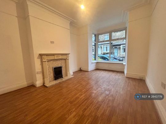 4 bedroom terraced house to rent - Photo 1