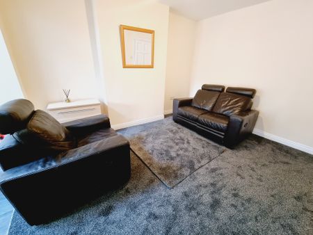 3 Bed Student Accommodation - Photo 2