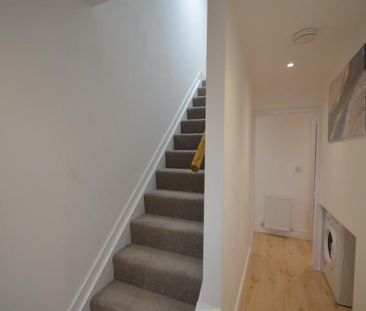 Abbey Close, , Pinner, HA5 2AW - Photo 3