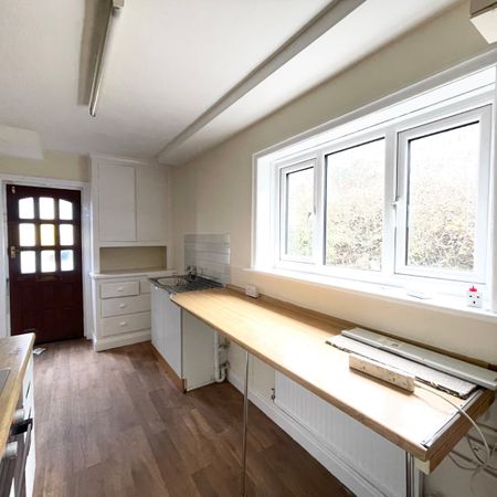 2 bedroom semi-detached house to rent - Photo 3