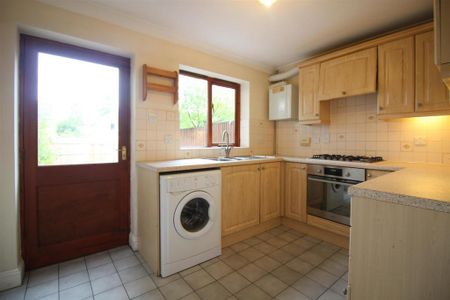 2 bedroom terraced house to rent - Photo 3