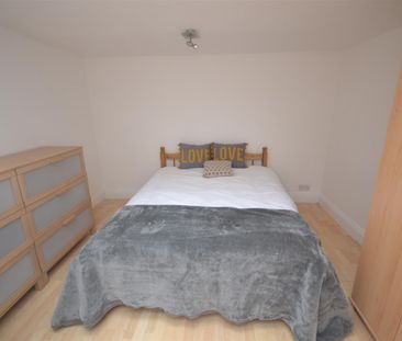 1 bedroom Flat To Let - Photo 4