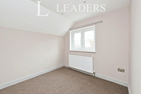 3 bedroom detached house to rent - Photo 2