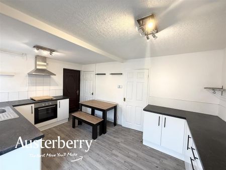 3 bedroom semi-detached house to rent - Photo 3