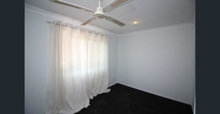 Large Townhouse Walking Distance To The Broadwater - Photo 2