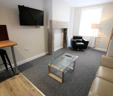 2 bedroom private hall to rent - Photo 1