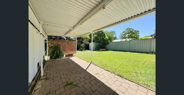 WELL PRESENTED FAMILY HOME IN GREAT LOCATION! - Photo 1