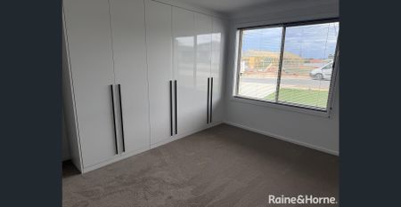 EARLY BIRD LISTING: New low maintenance home in quiet cul-de-sac - Photo 3