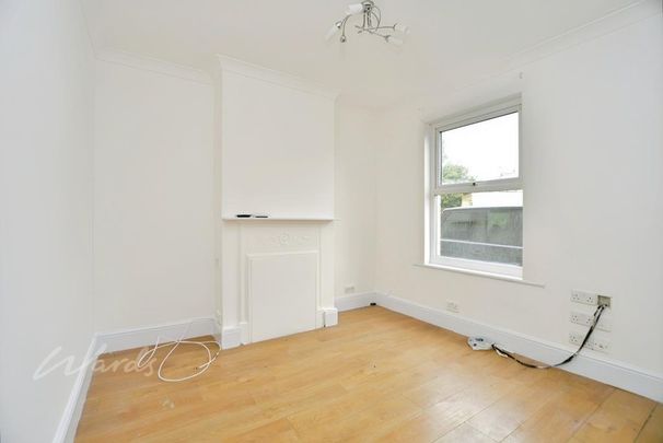 3 bedroom end of terrace house to rent - Photo 1
