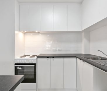 GROUND FLOOR UNIT - Photo 6