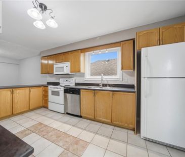 146 BANKSIDE Drive Unit# Upper, Kitchener, Ontario, N2N3E4 - Photo 4
