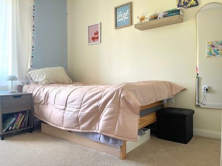 For Lease - 44 Senior Crescent, Cambridge, Ontario - Photo 4