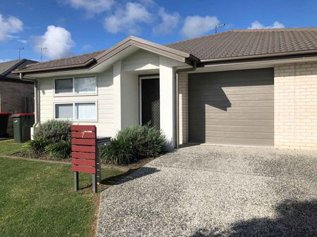 CABOOLTURE - CONVENIENT & TIDY - Photo 2