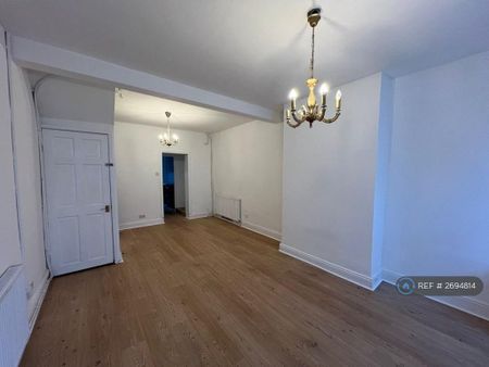 2 bedroom terraced house to rent - Photo 3