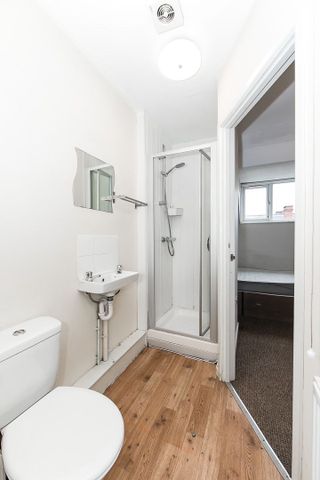 Welton Grove, Hyde Park, Leeds - Photo 2