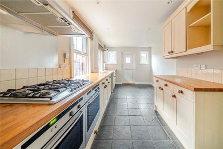 3 bedroom end of terrace house to rent - Photo 5