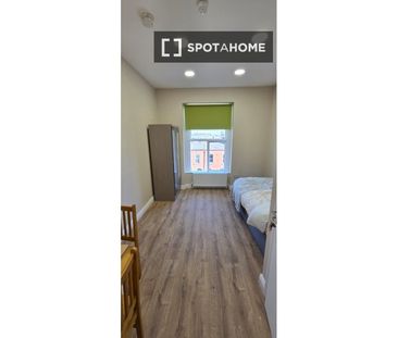 Room in shared apartment for rent in Inns Quay, Dublin - Photo 3