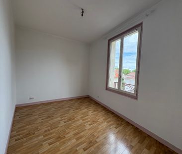 Location Appartement 3 pièces 69m² MONTROND LES BAINS 42210 - Photo 1