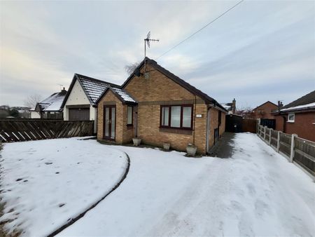 To Let 2 Bed Bungalow - Detached Park Avenue, Bryn-Y-Baal, Mold Per Calendar Month £900 pcm - Photo 2