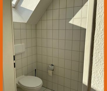 2-Zimmer-Wohnung mit Einbauküche, Balkon und Personenaufzug mitten ... - Photo 2