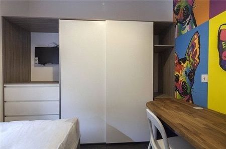 65 Newsome Road, Huddersfield, HD4 - Photo 3