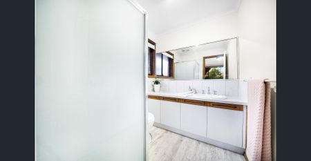 Charming 4-Bedroom Home in Prime Hoppers Crossing Location - Photo 5