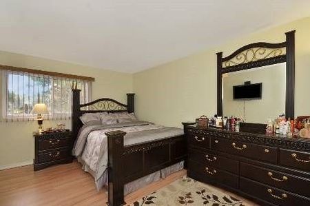 For Lease - 3350 Hornbeam Crescent Unit# #10, Mississauga, Ontario - Photo 3